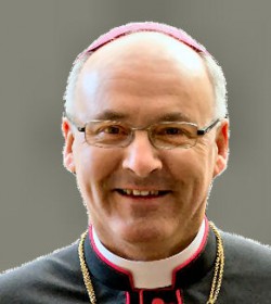 Bischof Voderholzer: "Papst verzichtet auf lehramtliche Entscheidungen"