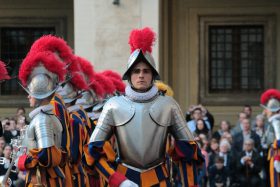 "Ihr seid Zeugen Christi": Vereidigung der neuen Schweizergardisten