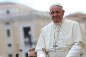 Papst Franziskus: Deutschlands Geburtenrate ist ein Grund für Priestermangel