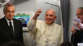 Papst Franziskus erklärt, warum er Interviews gibt