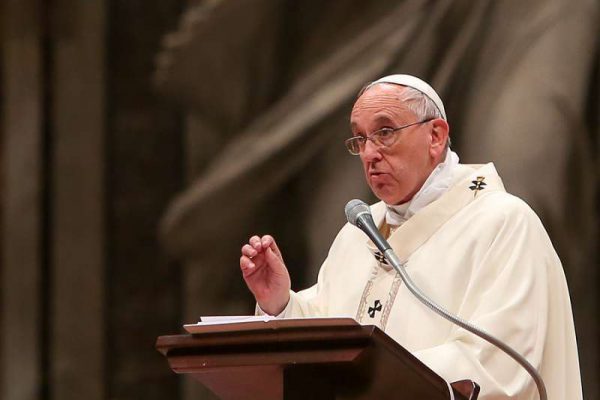 Papst Franziskus schreibt Kardinal Sarah zu Magnum Principium