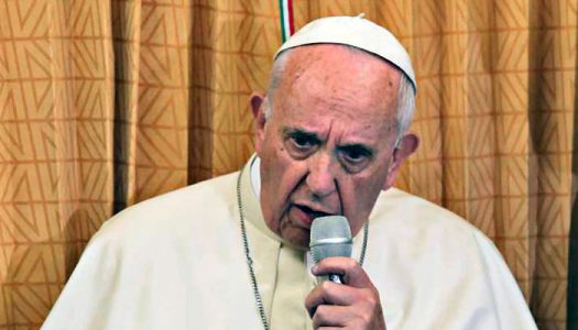 Über den Wolken: Der Papst spricht über aktuelle Krisen