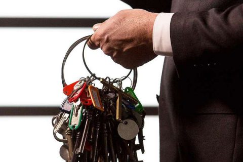 Dieser Mann hält die Schlüssel zu den Vatikanischen Museen in seiner Hand