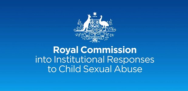 Australischer Missbrauchsbericht stellt "massives Versagen" fest: Zahlen und Reaktionen