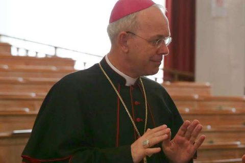 Bischof Schneider erläutert Bekenntnis zum Ehesakrament