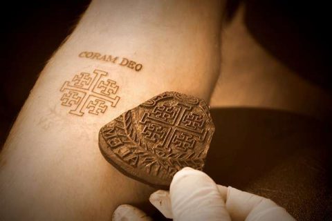 Heiliges Tattoo! Eine 700 Jahre alte christliche Tradition blüht in Jerusalem