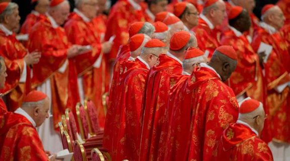 Kardinalsrat bekundet "volle Solidarität" mit Papst Franziskus