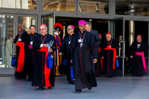 (© CNA Deutsch) Synodenmitglieder im Vatikan